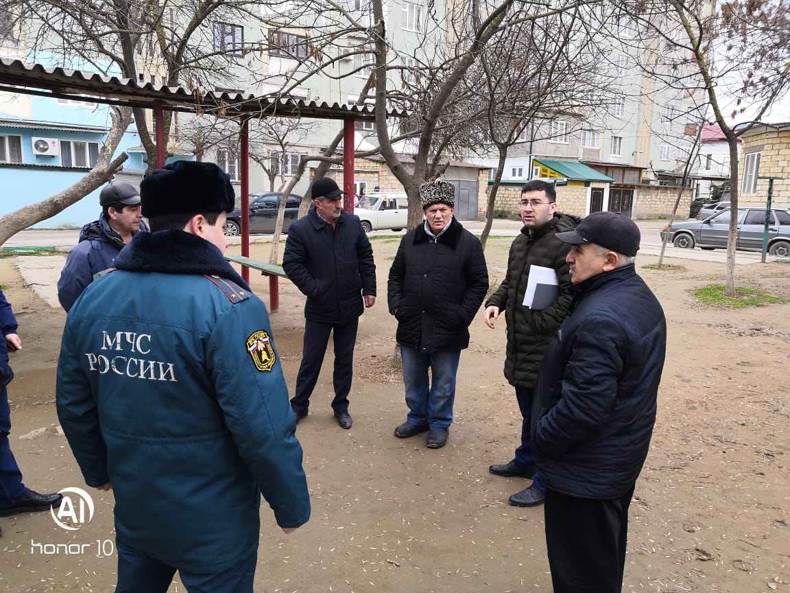 Беседа с жильцами многоквартирных домов по ул. С. Габиева и Хизроева
