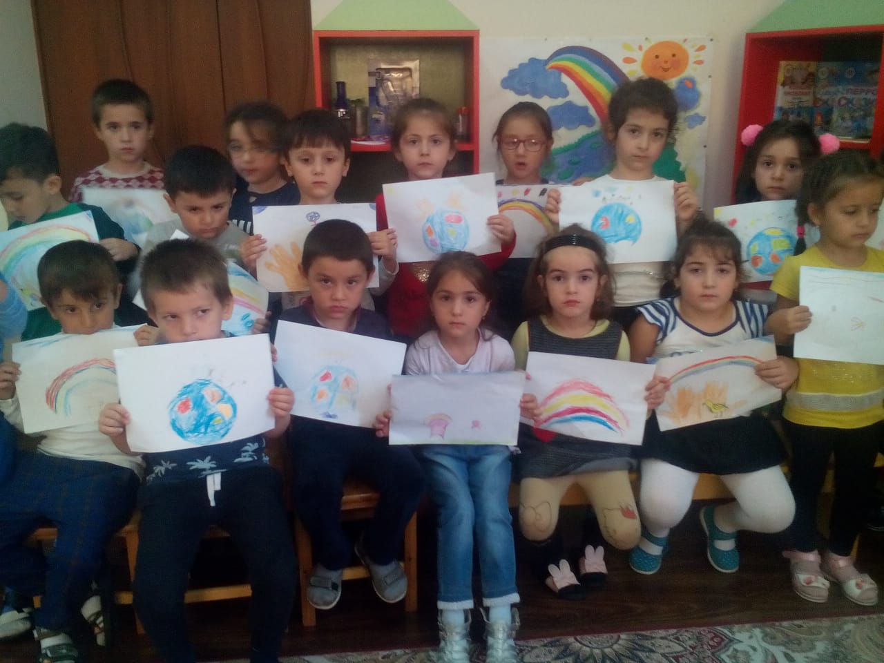 Конкурс рисунков «Я люблю мир» прошел в Детском саду №24