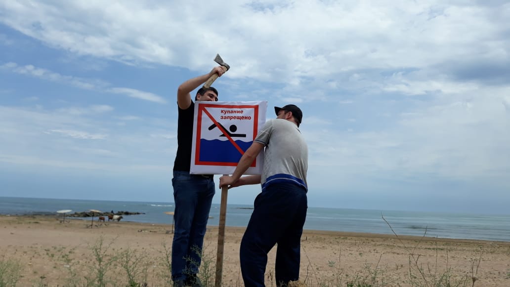 Установка информационных и предупреждающих баннеров на городском пляже